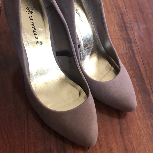 Heels - Picture 3 of 4